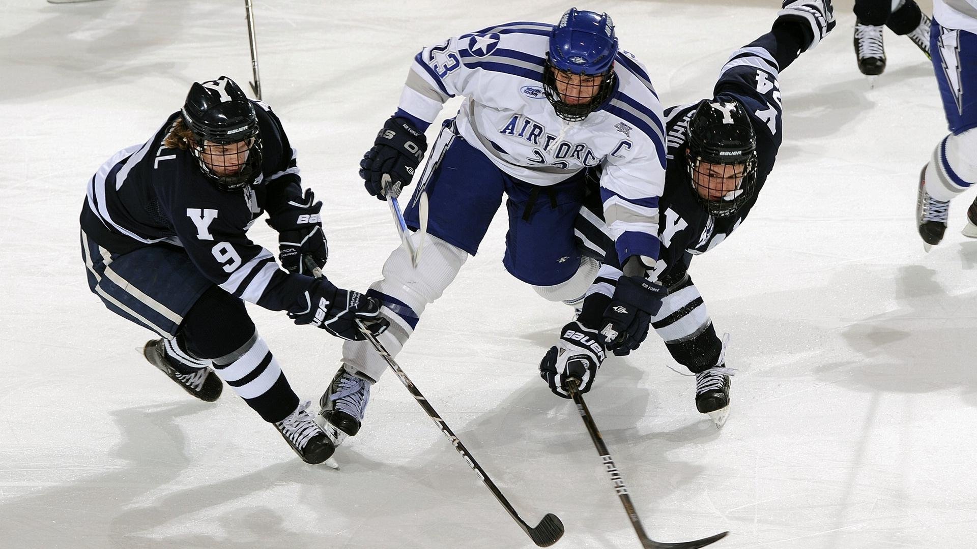 欧冠半决赛之夜，阿坎吉的压制级表演，如何将对手锁进战术牢笼