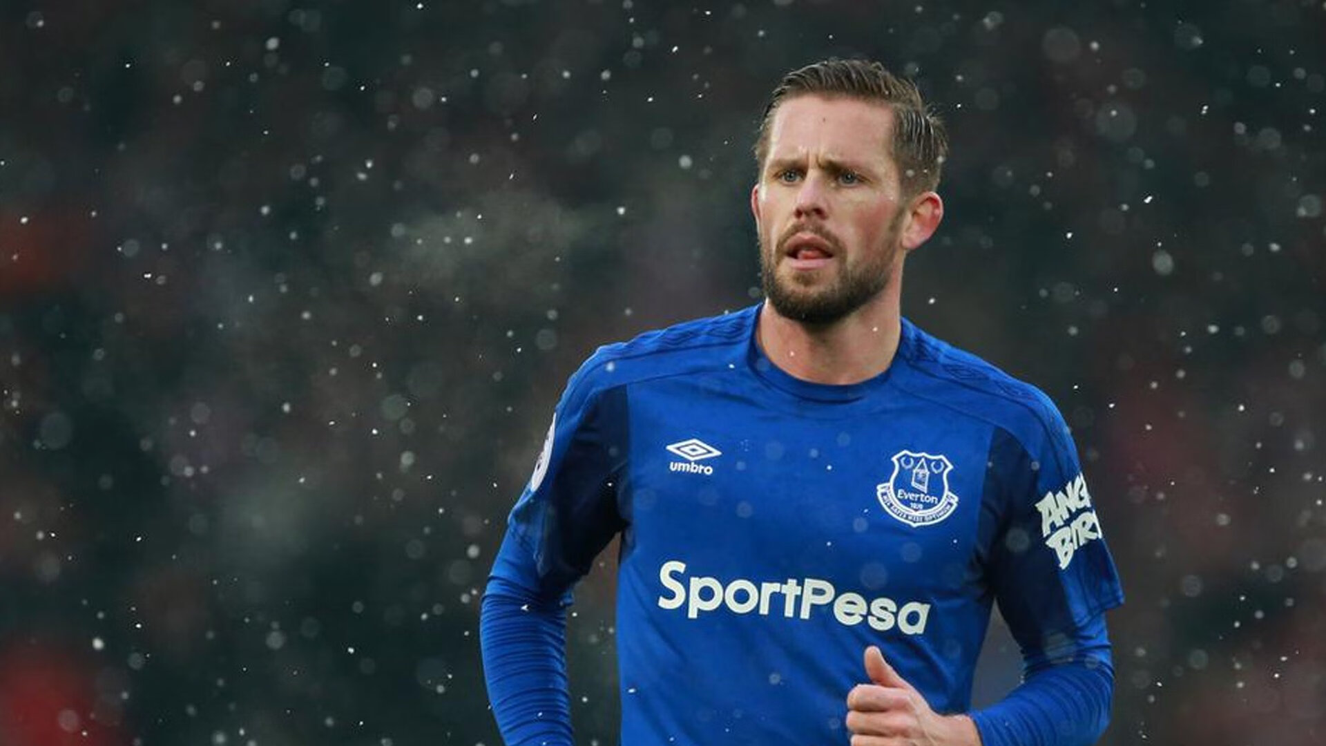 世界排名争夺战之夜，詹姆斯制胜表现背后的永恒瞬间